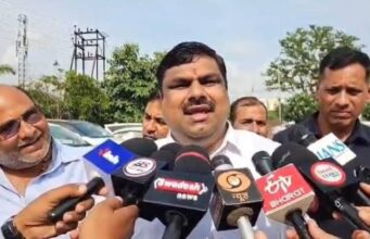 धर्मेंद्र प्रधान के बाद अब छत्तीसगढ़ के शिक्षा मंत्री गजेंद्र यादव के इस्तीफे की मांग; छात्रों ने किया प्रदर्शन
