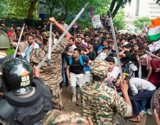 संसद मार्च पर बवाल: जंतर-मंतर में प्रदर्शनकारियों और पुलिस के बीच जबरदस्त टकराव
